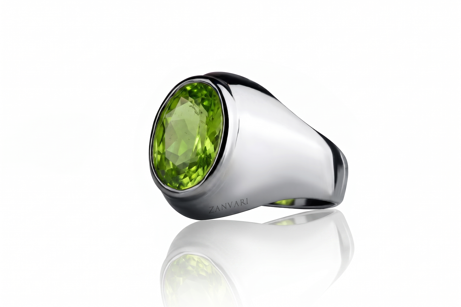 Green Dominion — Men's 4–5ct Natural Peridot Ring in Sterling Silver - Image 3