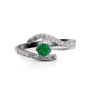 Infinity Knot Emerald Ring — Natural Emerald & Moissanite in Sterling Silver